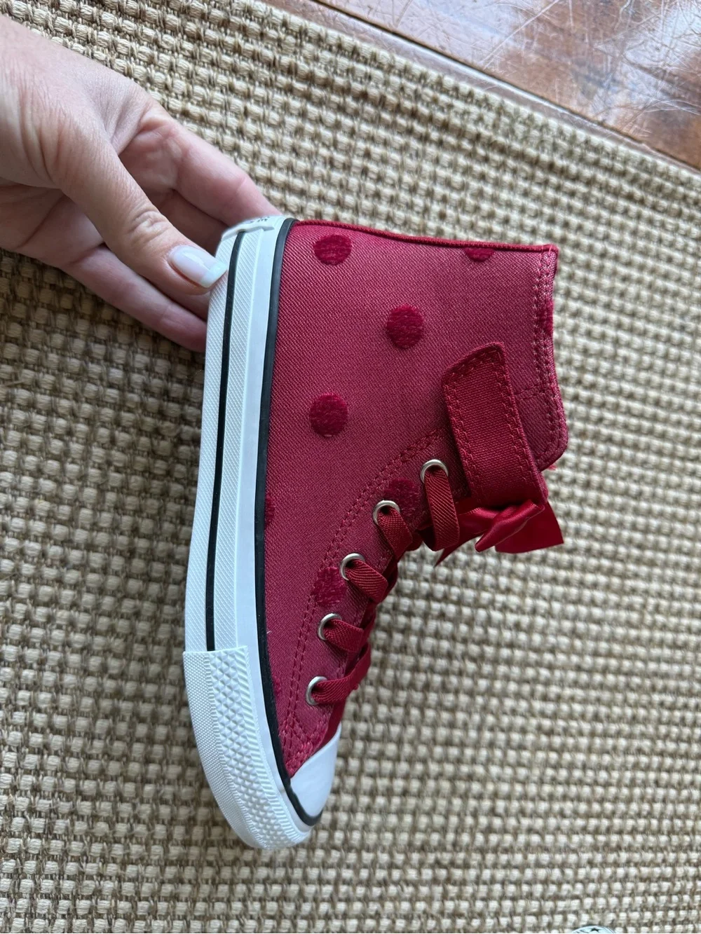 Converse Chuck Taylor All Star Girls High Top Red Bow Sneakers Youth Size 1